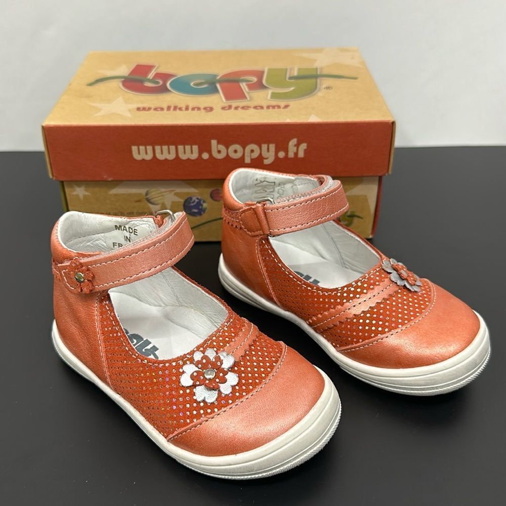 Brand new Bopy walking dreams shoes sz 6